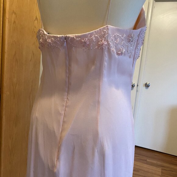 #35-36) Evening Gown: Carnation Breeze - Picture 4 of 9